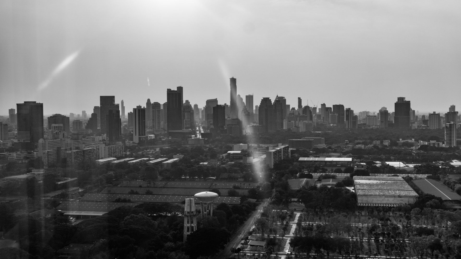 blacka nd white Bangkok skyline